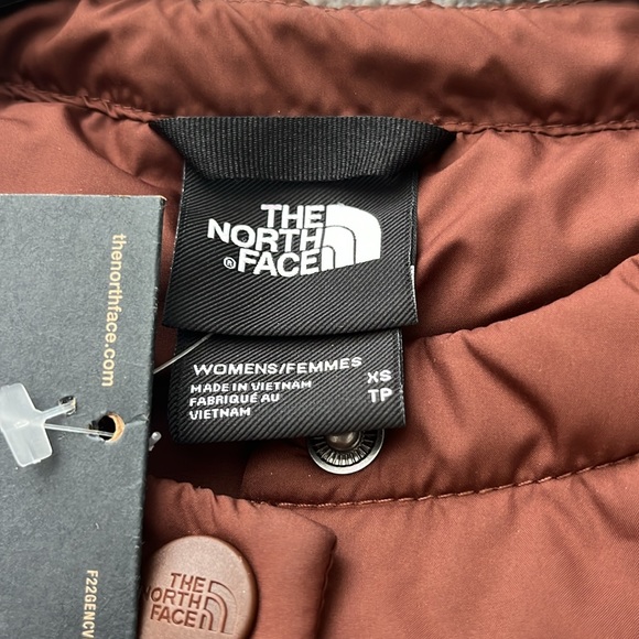 North Face collarless synthetic jacket - Picture 4 of 7
